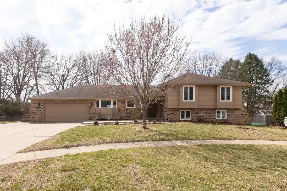 7508 Benton Drive, Urbandale, IA 50322 - #1