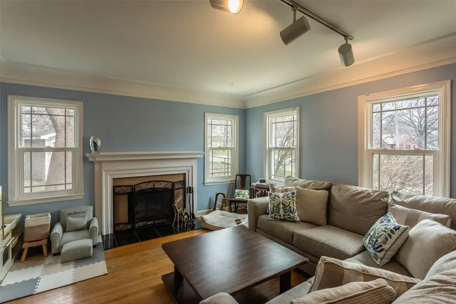 5905 Walnut Hill Drive, Des Moines, IA 50312 - #3