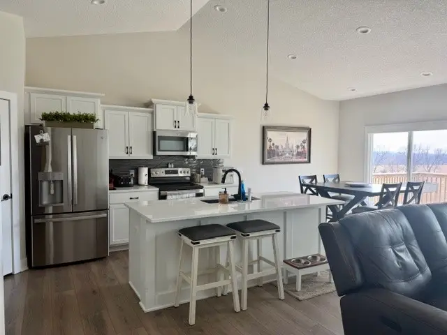 3012 Crest View Circle, Norwalk, IA 50211 - #3