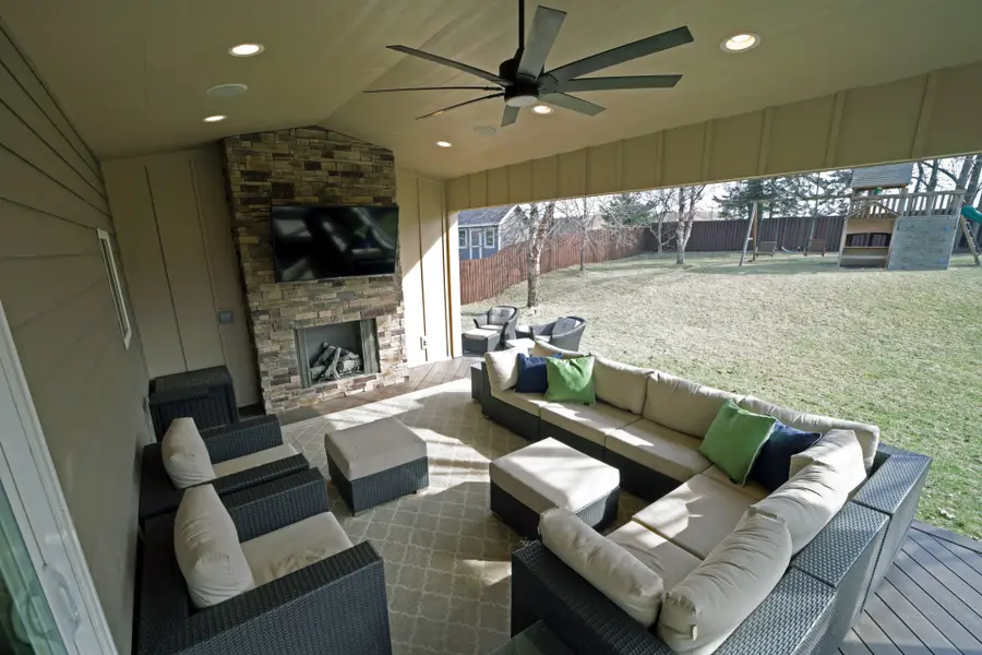 8530 Parkside Circle, West Des Moines, IA 50266 - #2