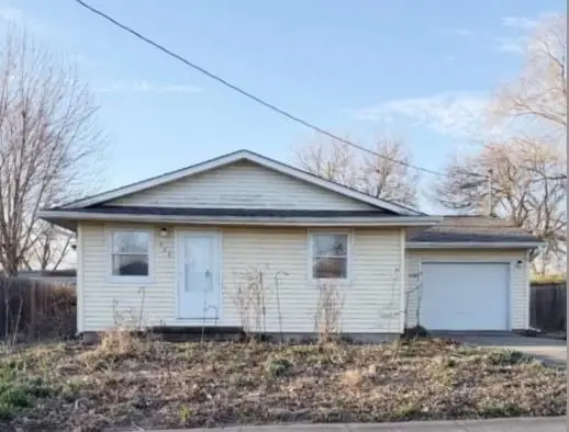 908 Gordon Drive, Knoxville, IA 50138