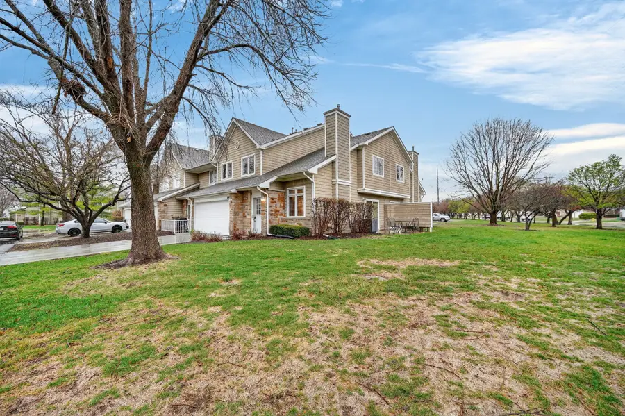 811 Burr Oaks Drive #1201, West Des Moines, IA 50266 - #2