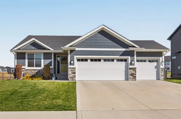 425 SE Esker Ridge Drive, Waukee, IA 50263