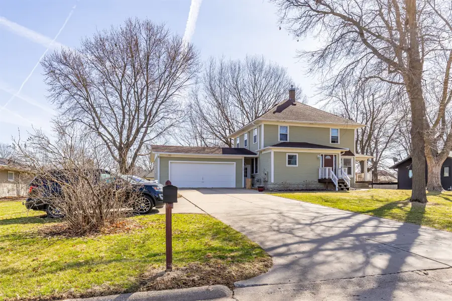 200 E 9th Street, Pella, IA 50219 - #2