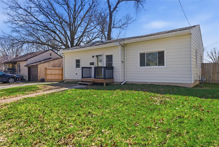 713 N 8th Avenue E, Newton, IA 50208 - #3