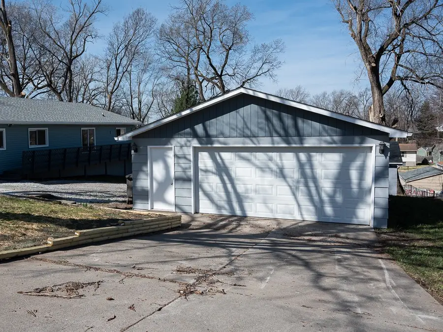 1212 E 36th Street, Des Moines, IA 50317 - #3