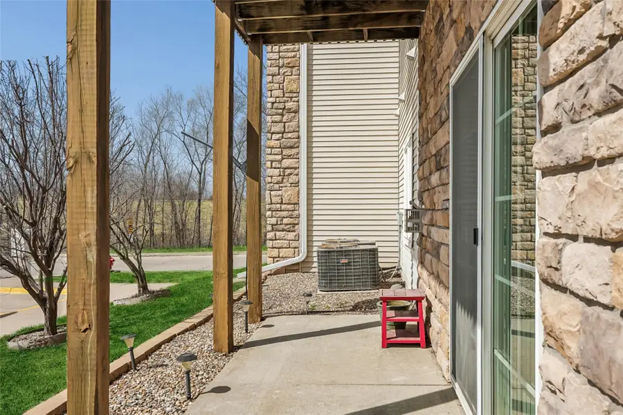 1655 34th Avenue Sw #1, Altoona, IA 50009 - #3