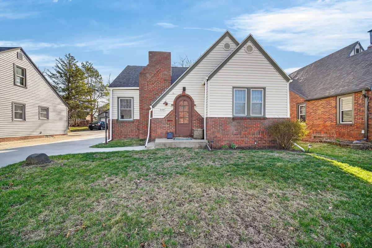 3109 E 9th Street, Des Moines, IA 50316 - #1