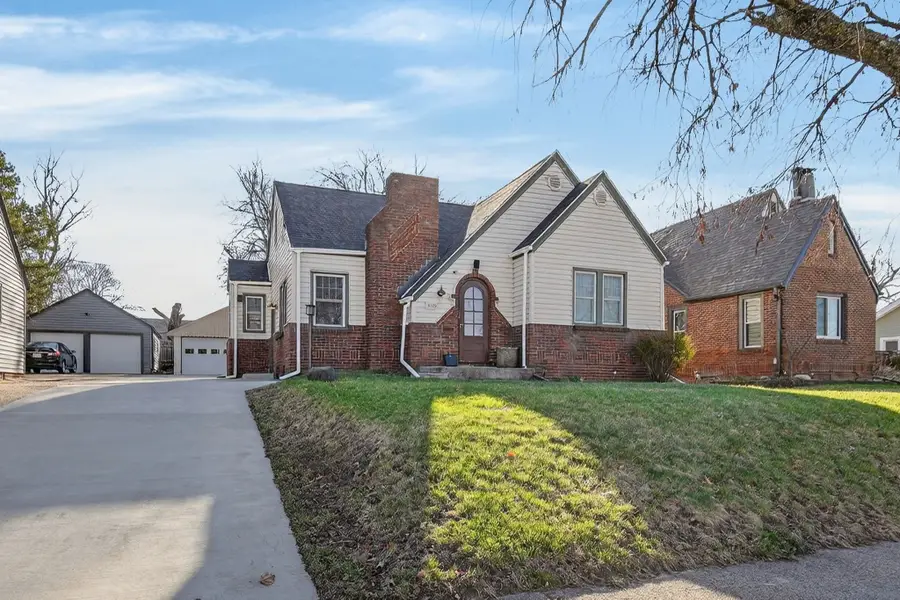 3109 E 9th Street, Des Moines, IA 50316 - #2