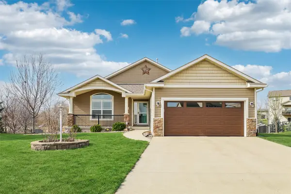 8375 Dakota Drive, West Des Moines, IA 50266