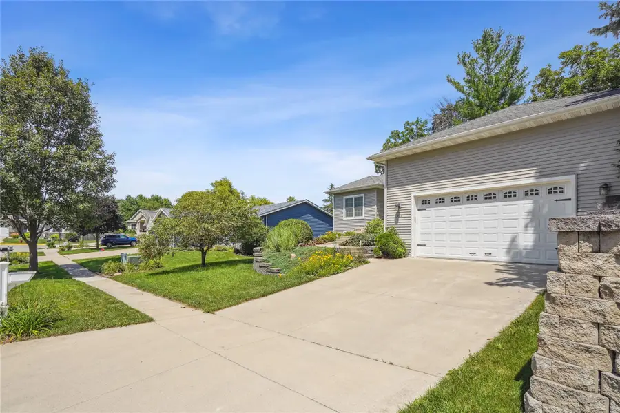 929 Sampson Drive, Nevada, IA 50201 - #2