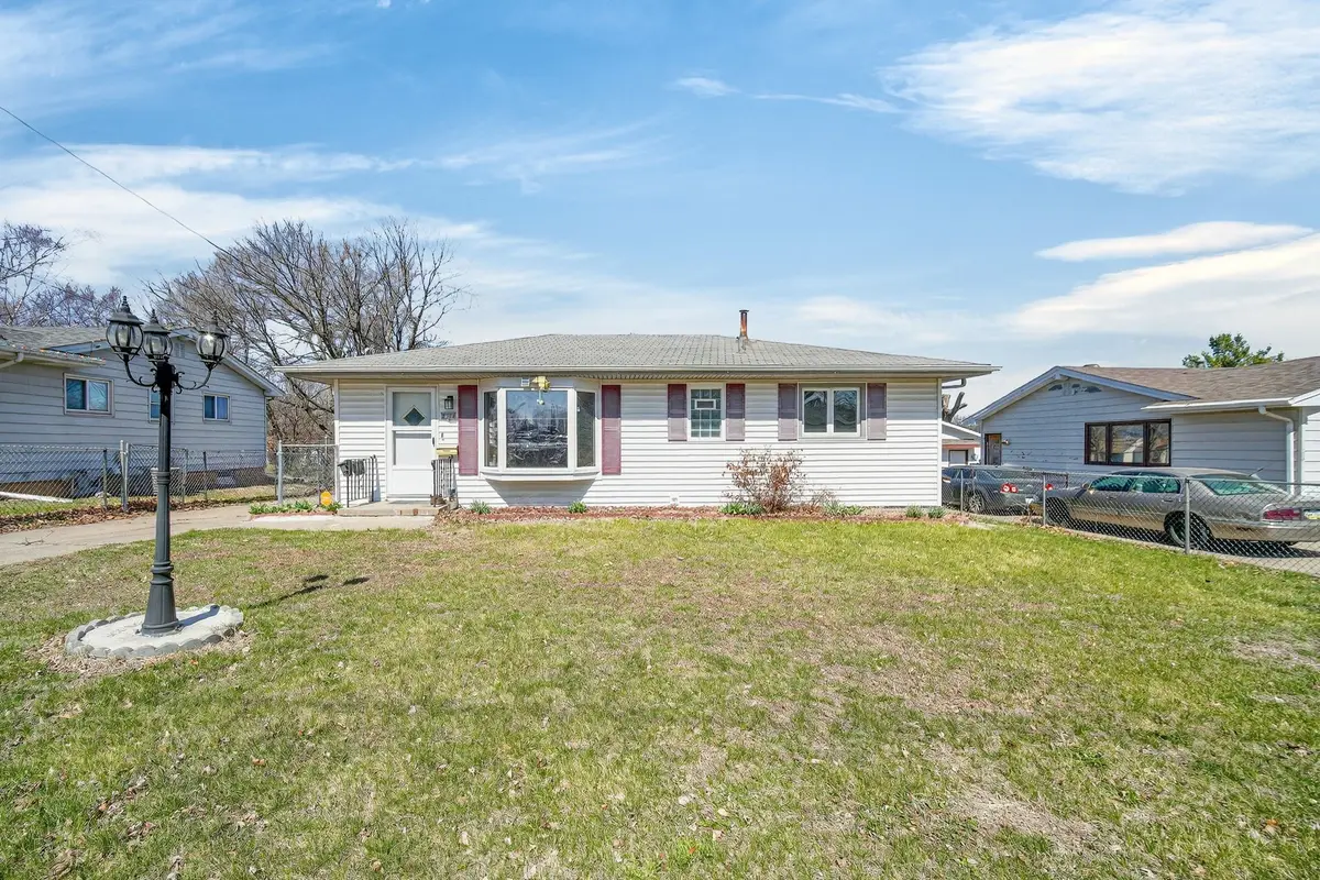 2704 Wedgewood Road, Des Moines, IA 50317 - #1