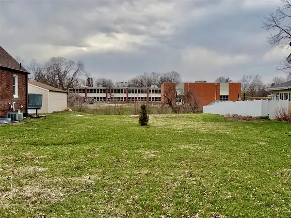 TBD (6412) Washington (lot 3 Camelot Place) Avenue, Windsor Heights, IA 50324