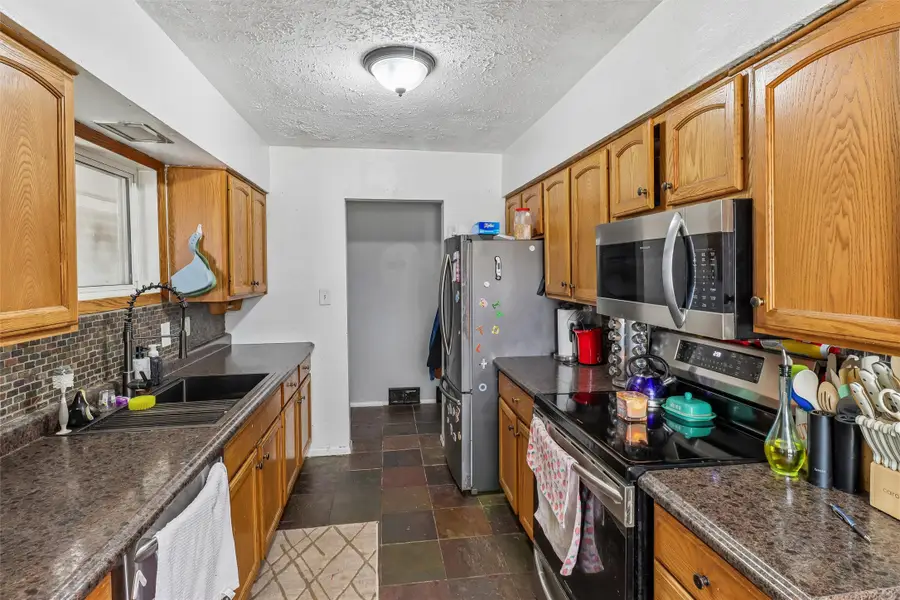 4517 Wakonda Parkway, Des Moines, IA 50315 - #3