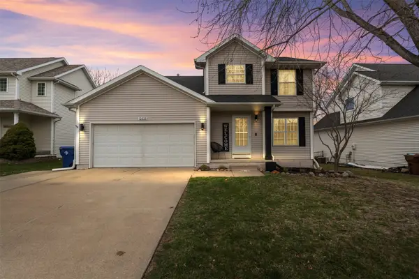 12323 Tanglewood Drive, Urbandale, IA 50323