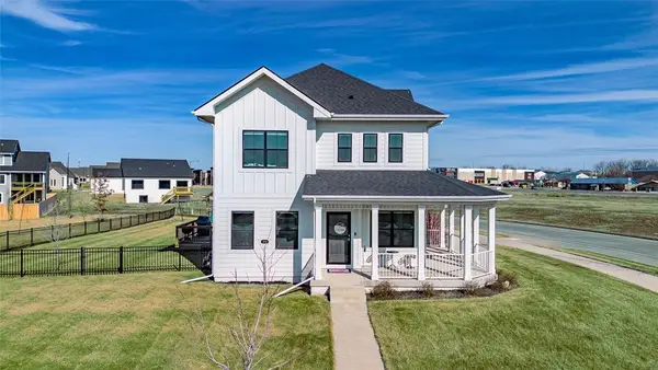 202 SW Prairie Trail Parkway, Ankeny, IA 50023