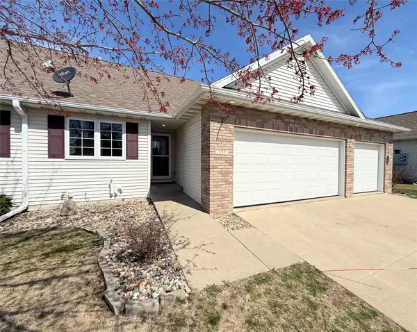 727 SE Ponds Edge Circle, Ankeny, IA 50021