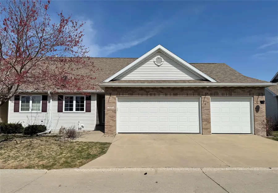 727 SE Ponds Edge Circle, Ankeny, IA 50021 - #2