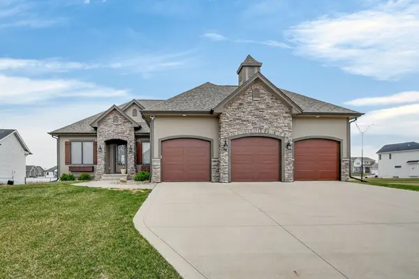 2357 Stonewood Court Sw, Altoona, IA 50009