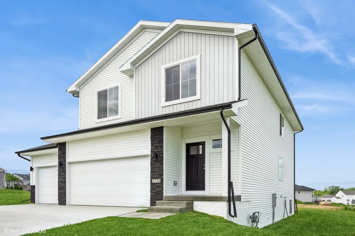 5676 Brook View Avenue, Des Moines, IA 50317 - #1