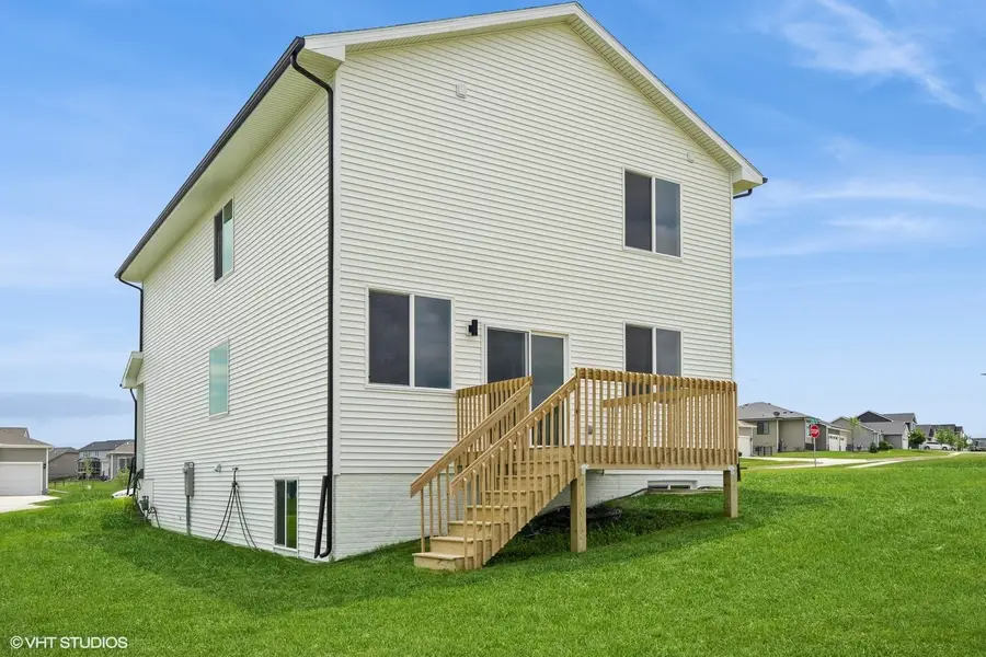 5676 Brook View Avenue, Des Moines, IA 50317 - #3