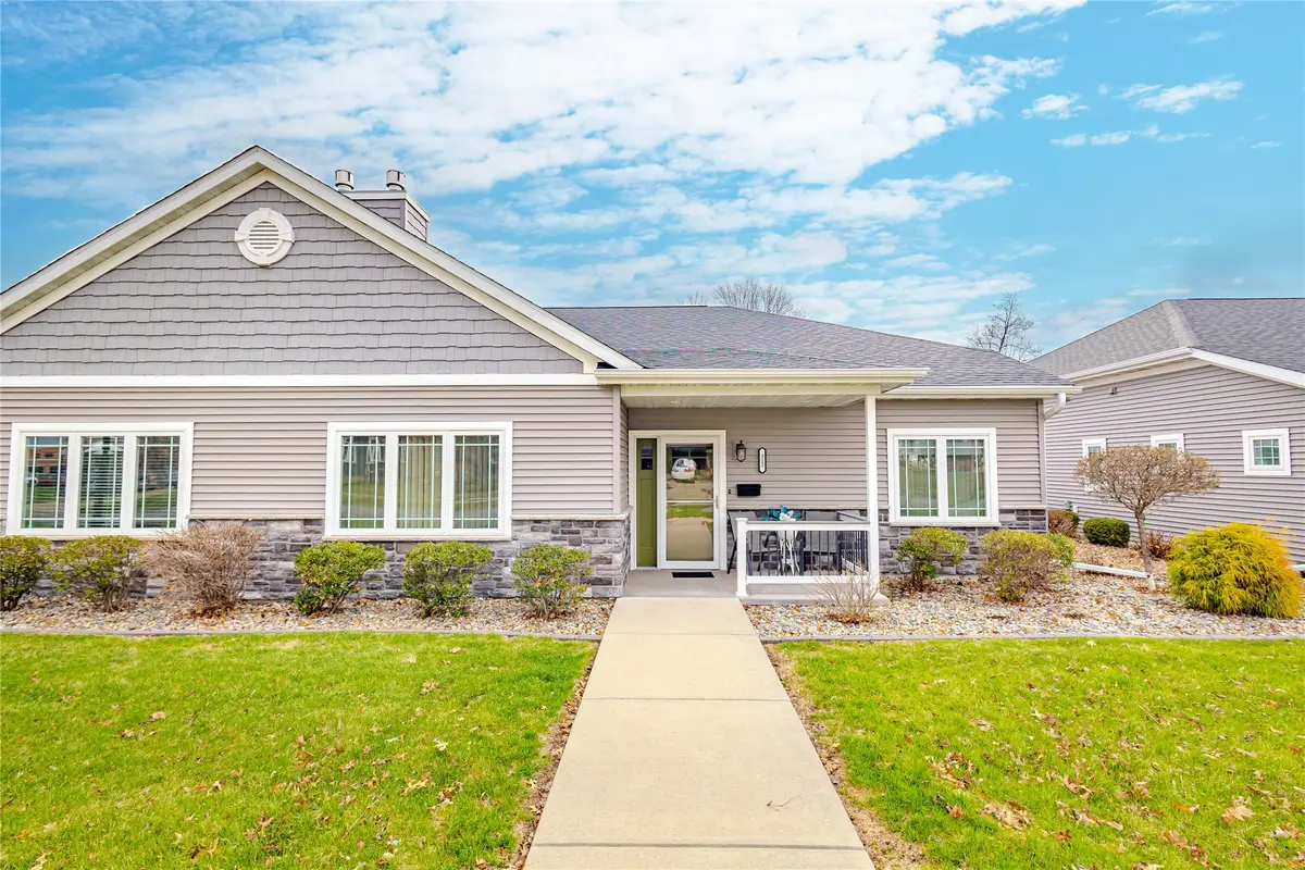 312 E 4th Street N, Newton, IA 50208 - #1