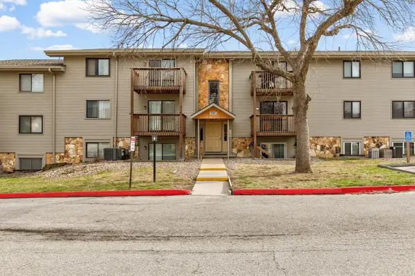 9507 University Avenue, Clive, IA 50325