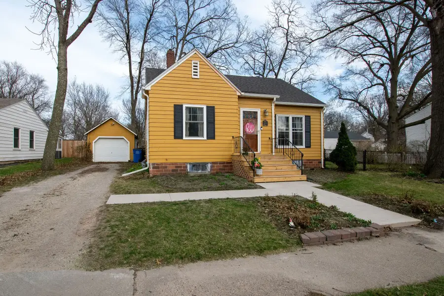 1204 N C Street, Indianola, IA 50125 - #3