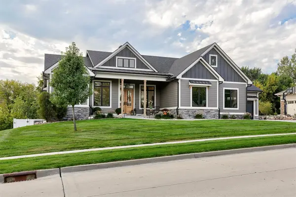 10524 NW 74th Place, Johnston, IA 50131