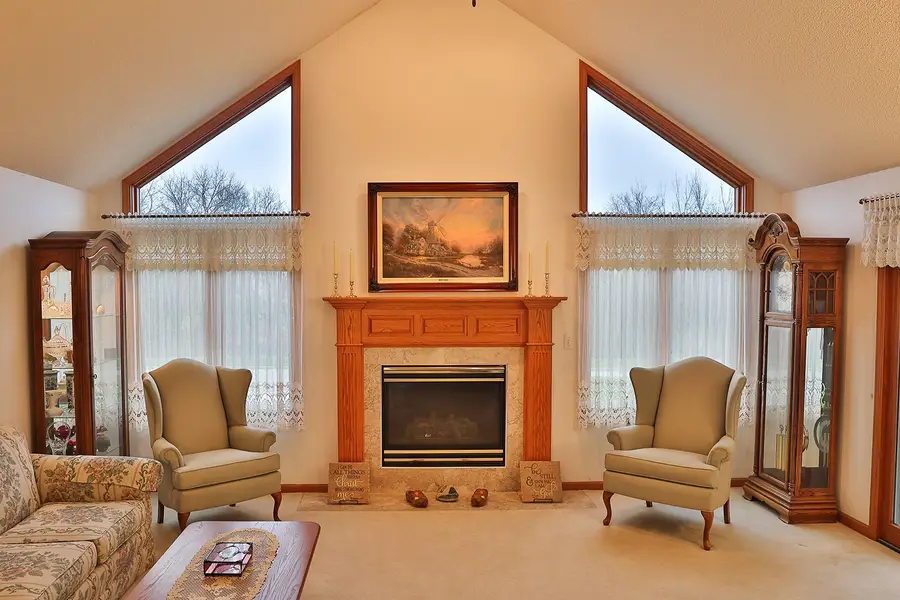 2212 Bos Landen Drive #2, Pella, IA 50219 - #3