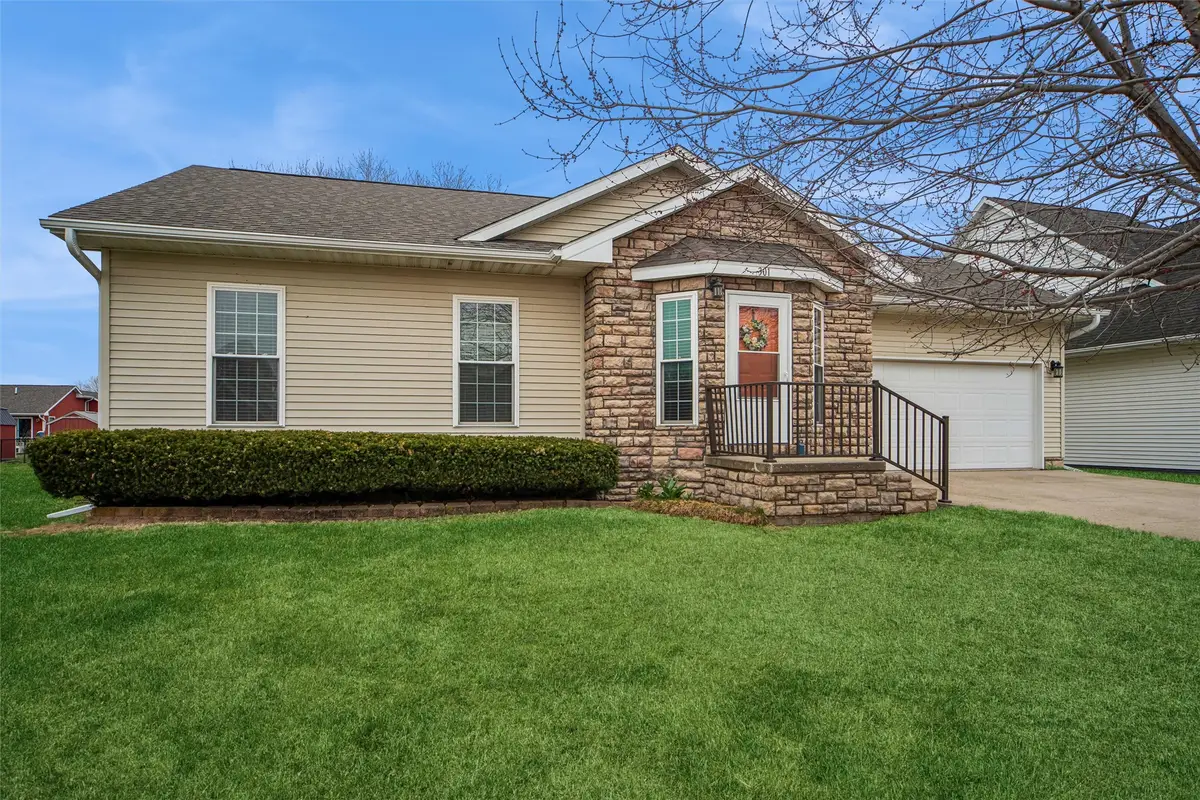 301 N 15th Avenue, Winterset, IA 50273 - #1