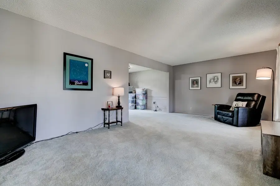 1574 NW 100th Place, Clive, IA 50325 - #2