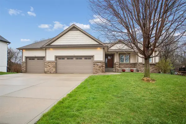 6927 NW 84th Avenue, Johnston, IA 50131