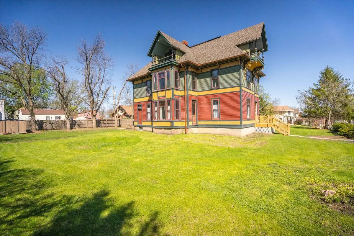 1430 10th Street, Des Moines, IA 50314 - #1