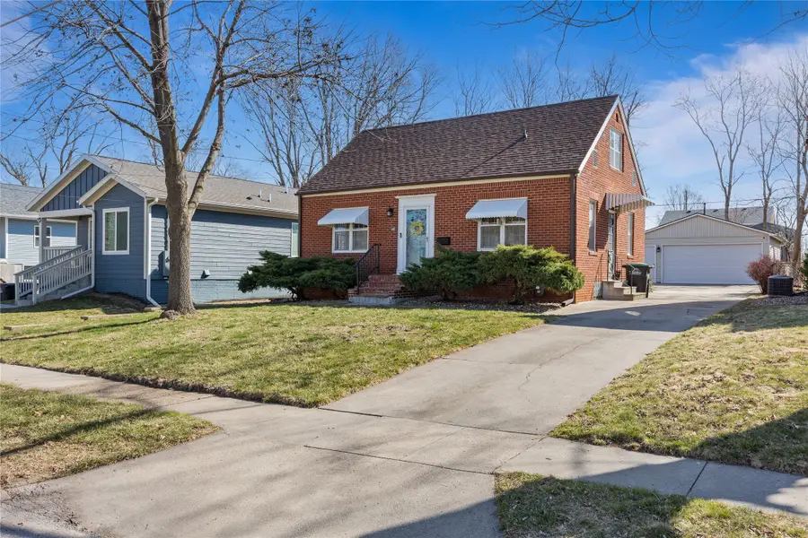 1605 56th Street, Des Moines, IA 50310 - #2