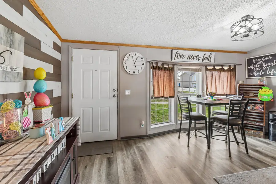 208 S East Avenue, Lacona, IA 50139 - #3