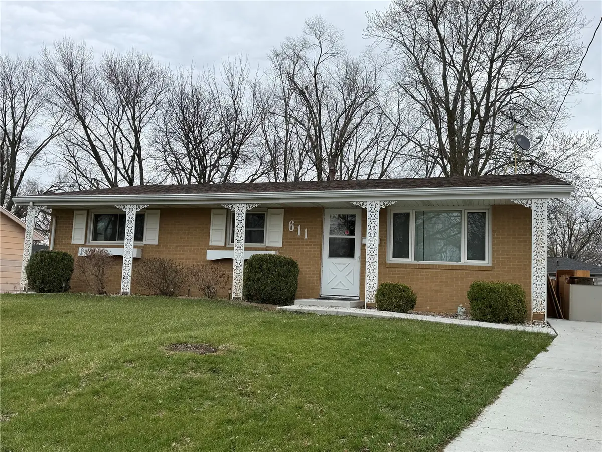 611 6th Avenue Se, Altoona, IA 50009 - #1