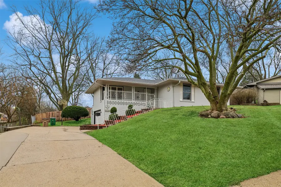 2316 Woodland Avenue, West Des Moines, IA 50266 - #2