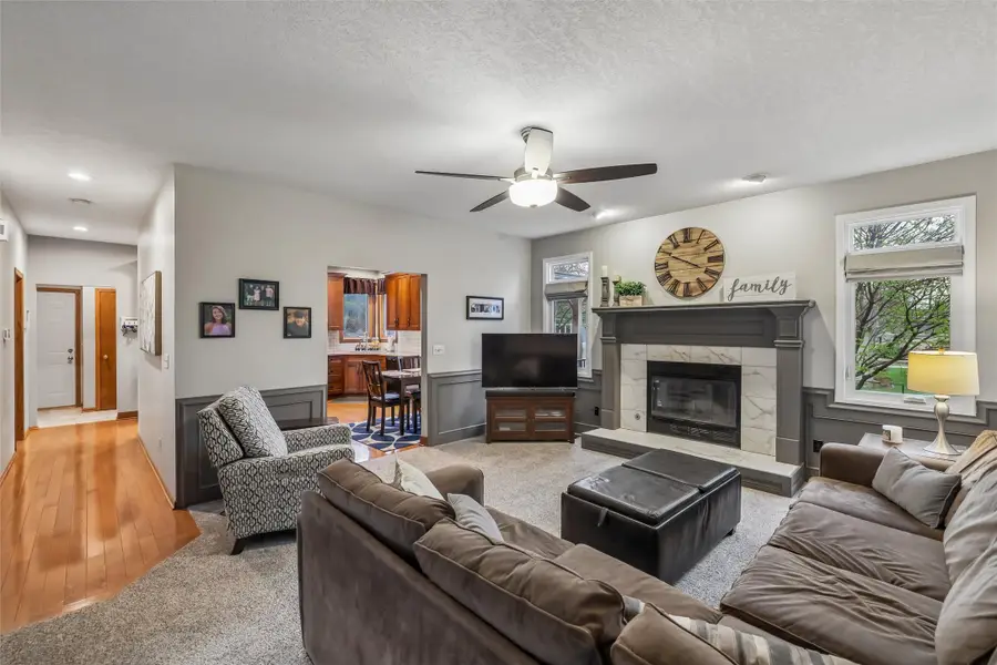 9114 Iltis Drive, Urbandale, IA 50322 - #2