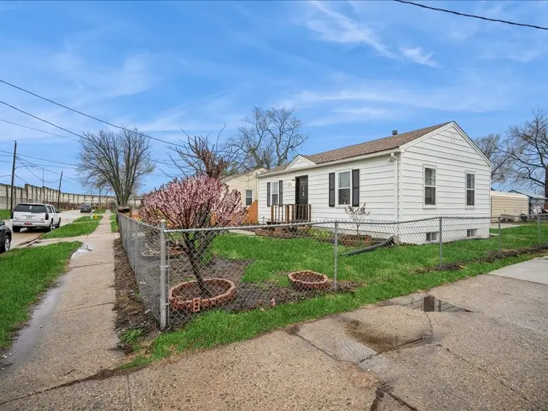 2212 Tichenor Street, Des Moines, IA 50317 - #3