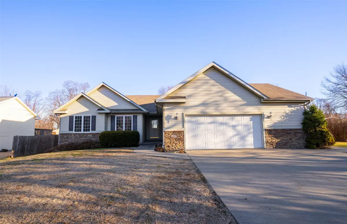 4882 NE 39th Avenue, Des Moines, IA 50317 - #1