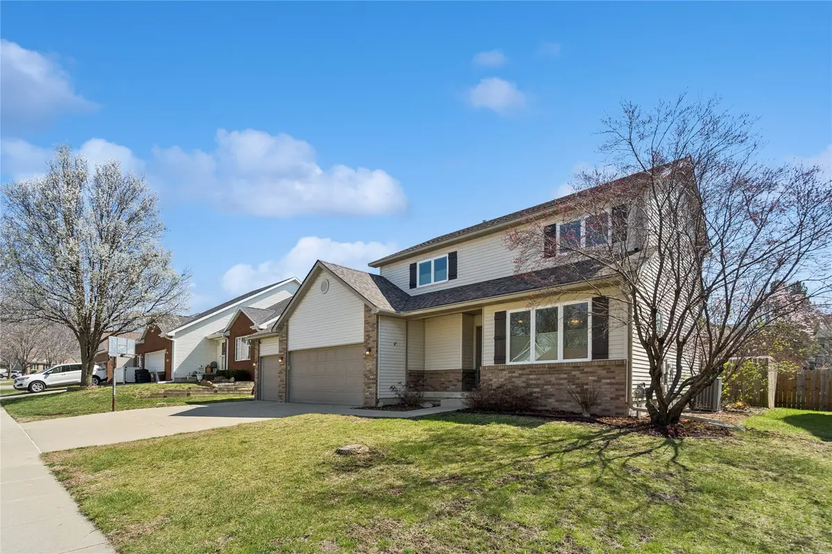 3409 Brook View Drive, Des Moines, IA 50317 - #1