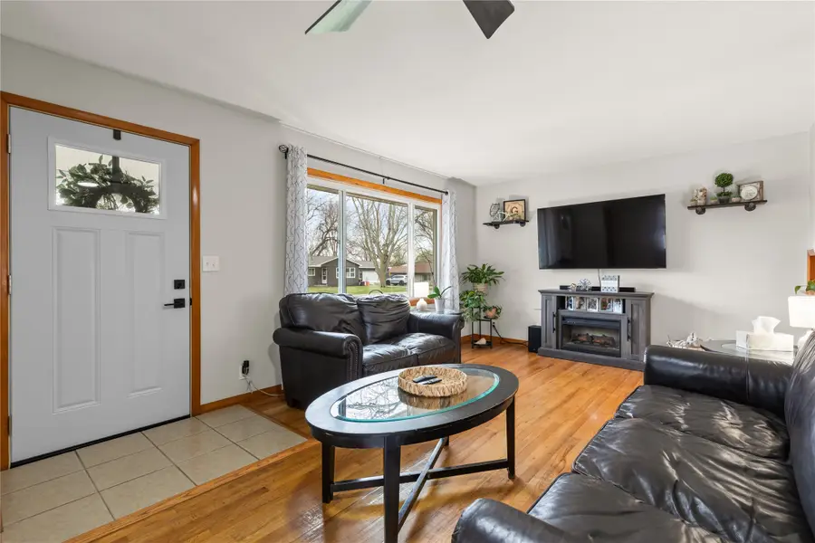 435 S School Street, Waukee, IA 50263 - #3