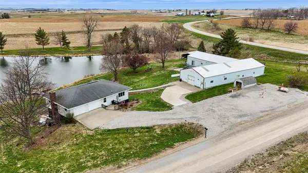 10245 E 82nd Street S, Reasnor, IA 50232