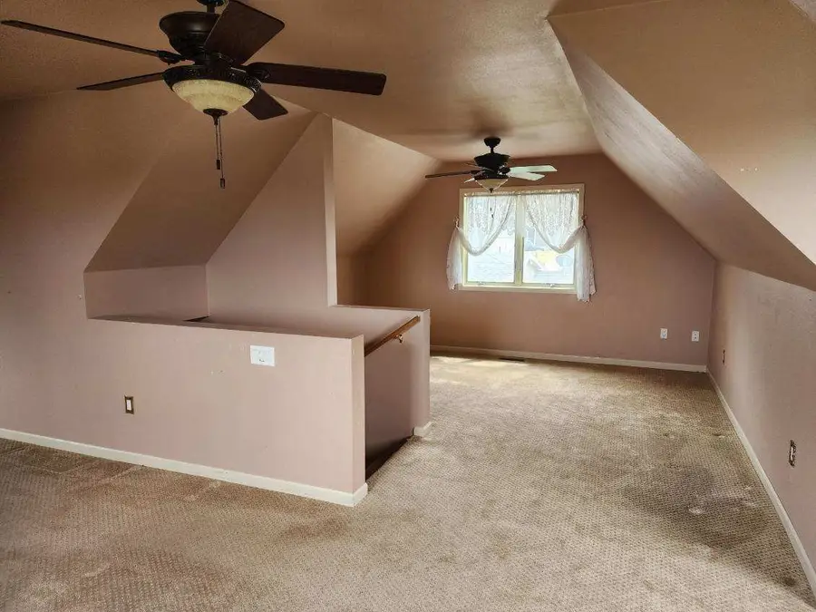 210 N 4th Avenue, Marshalltown, IA 50158 - #3