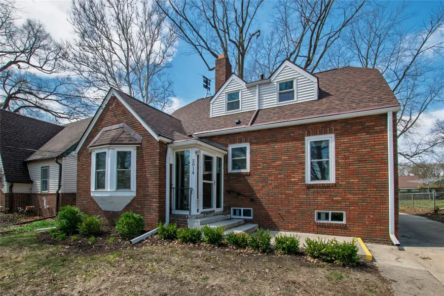 2014 39th Street, Des Moines, IA 50310 - #2