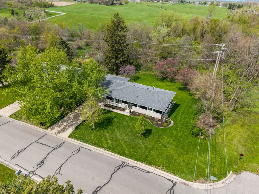 2501 Reyclif Drive, Marshalltown, IA 50158 - #3