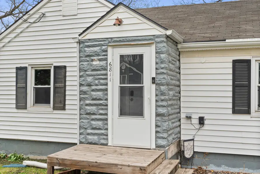 6811 SW 13th Street, Des Moines, IA 50315 - #2