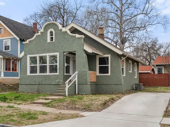 2010 7th Street, Des Moines, IA 50314 - #1