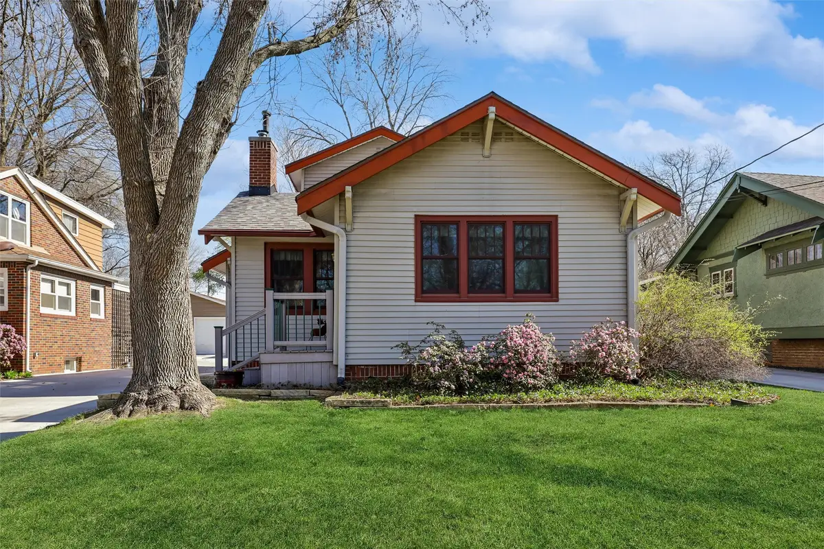 1711 Northwest Drive, Des Moines, IA 50310 - #1